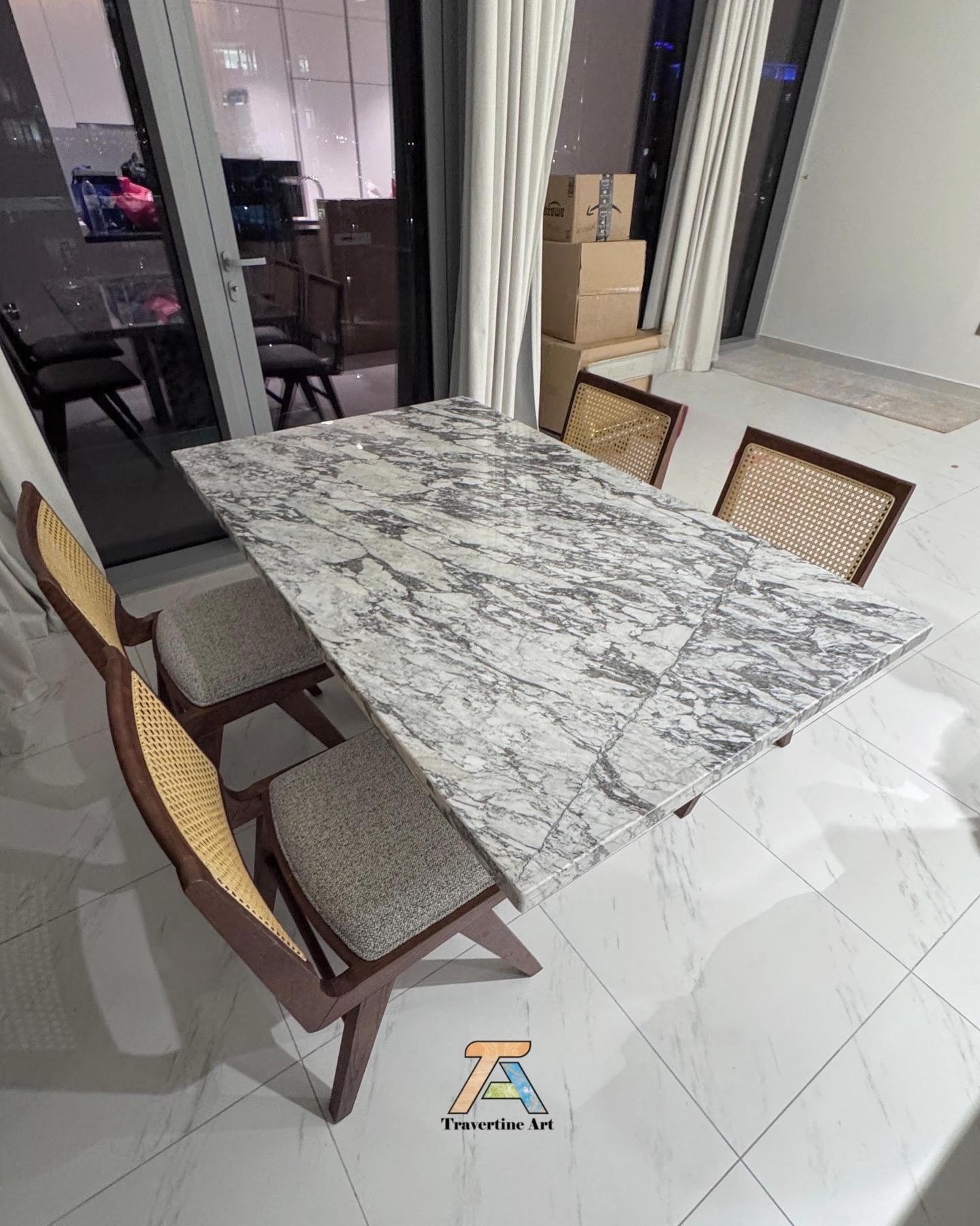 Arabe Scato Dining Table